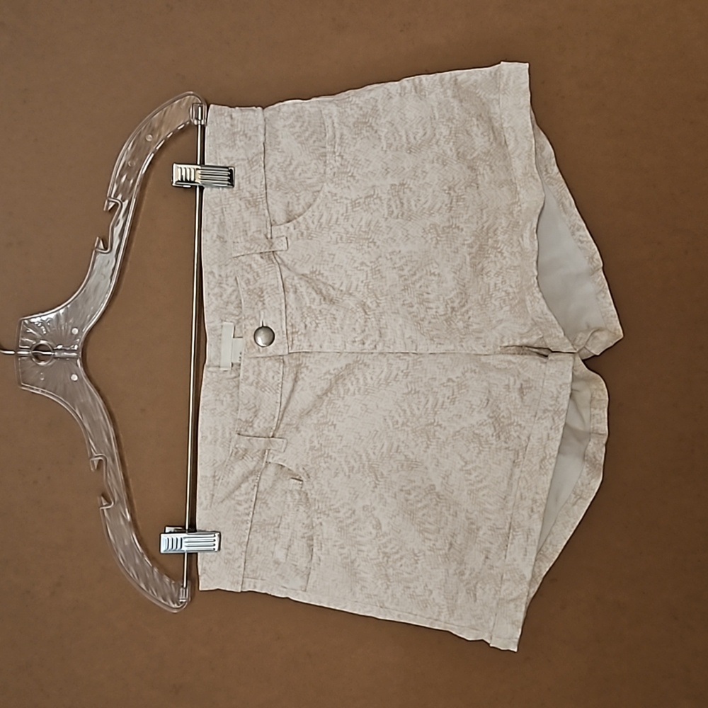 H & M Abstract print beige cream shorts sz.10 faux cuff hem
